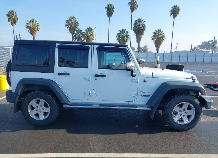 Photo 13 of 2014 Jeep Wrangler UNLIMITED SPORT (VIN 1C4HJWDG7EL263439)