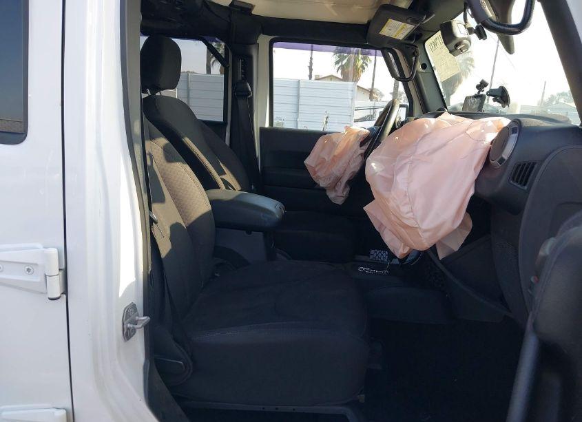 Photo 5 of 2014 Jeep Wrangler UNLIMITED SPORT (VIN 1C4HJWDG7EL263439)