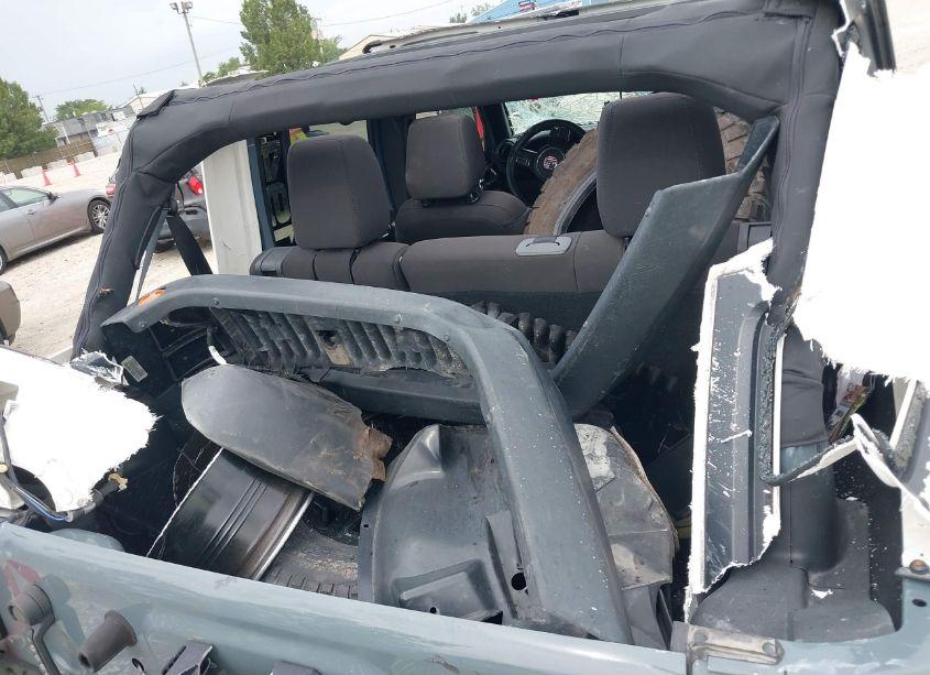 Photo 12 of 2015 Jeep Wrangler UNLIMITED WILLYS WHEELER (VIN 1C4HJWDG7FL672283)