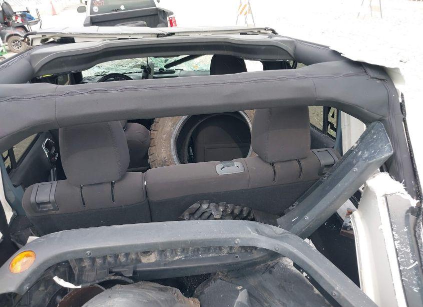 Photo 13 of 2015 Jeep Wrangler UNLIMITED WILLYS WHEELER (VIN 1C4HJWDG7FL672283)