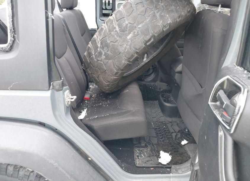 Photo 8 of 2015 Jeep Wrangler UNLIMITED WILLYS WHEELER (VIN 1C4HJWDG7FL672283)