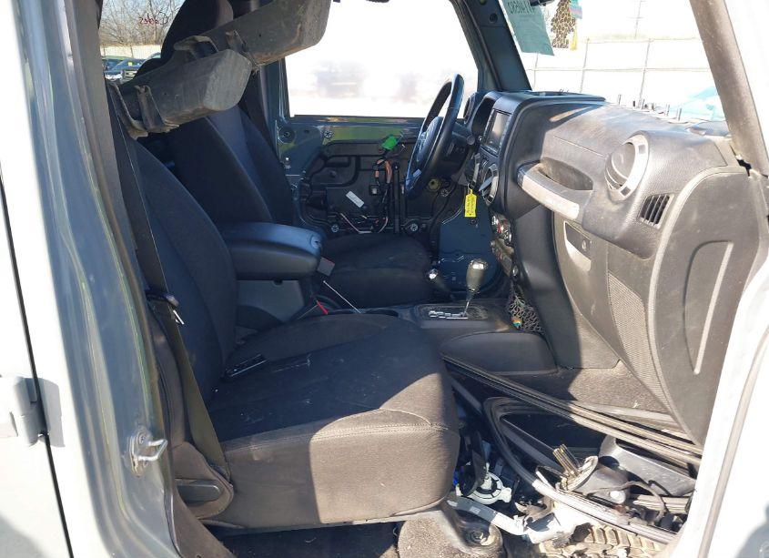 Photo 5 of 2015 Jeep Wrangler UNLIMITED SPORT (VIN 1C4HJWDG7FL717982)