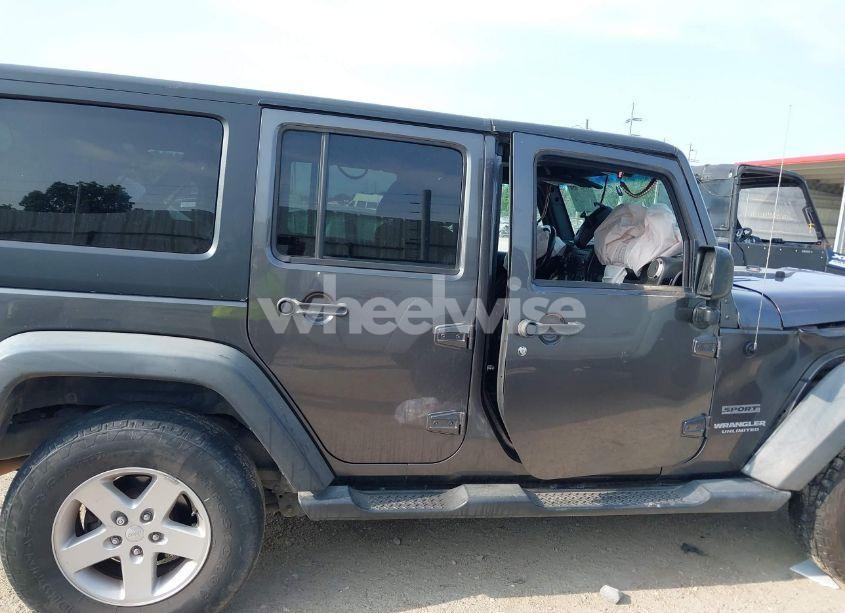 Photo 13 of 2016 Jeep Wrangler UNLIMITED SPORT (VIN 1C4HJWDG7GL219976)