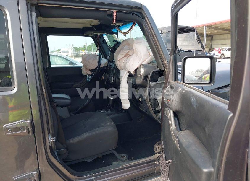 Photo 5 of 2016 Jeep Wrangler UNLIMITED SPORT (VIN 1C4HJWDG7GL219976)