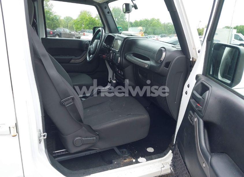 Photo 5 of 2016 Jeep Wrangler UNLIMITED SPORT (VIN 1C4HJWDG7GL238107)