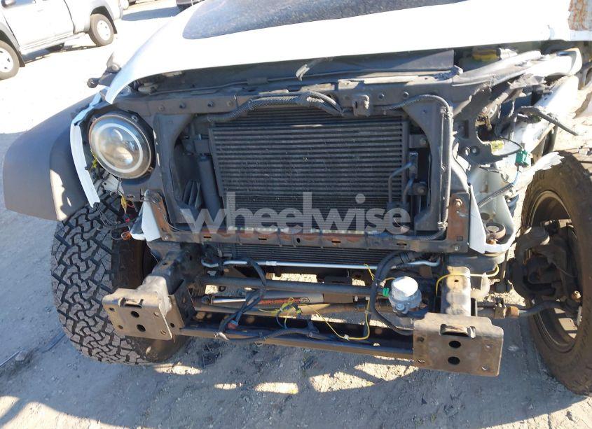 Photo 6 of 2017 Jeep Wrangler UNLIMITED BIG BEAR 4X4 (VIN 1C4HJWDG7HL612507)
