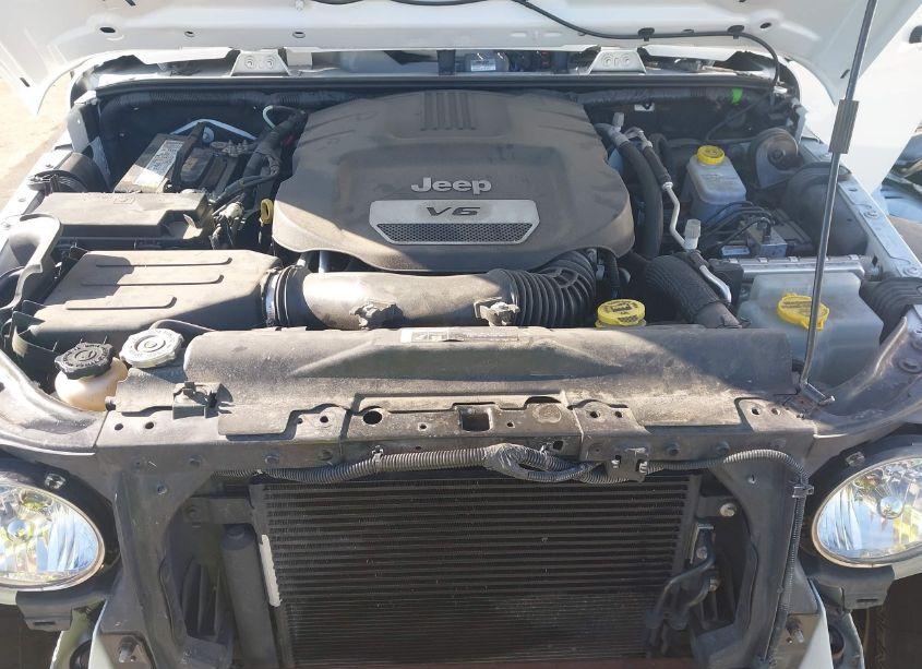 Photo 10 of 2018 Jeep Wrangler JK UNLIMITED SPORT S 4X4 (VIN 1C4HJWDG7JL925997)