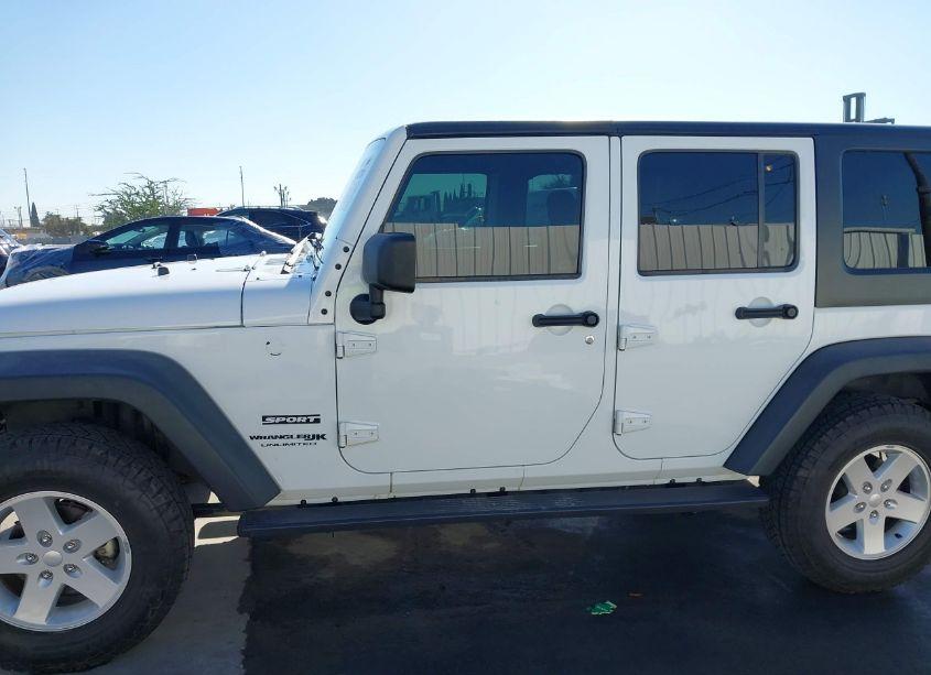 Photo 15 of 2018 Jeep Wrangler JK UNLIMITED SPORT S 4X4 (VIN 1C4HJWDG7JL925997)