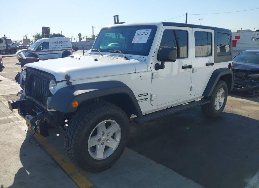 Photo 2 of 2018 Jeep Wrangler JK UNLIMITED SPORT S 4X4 (VIN 1C4HJWDG7JL925997)