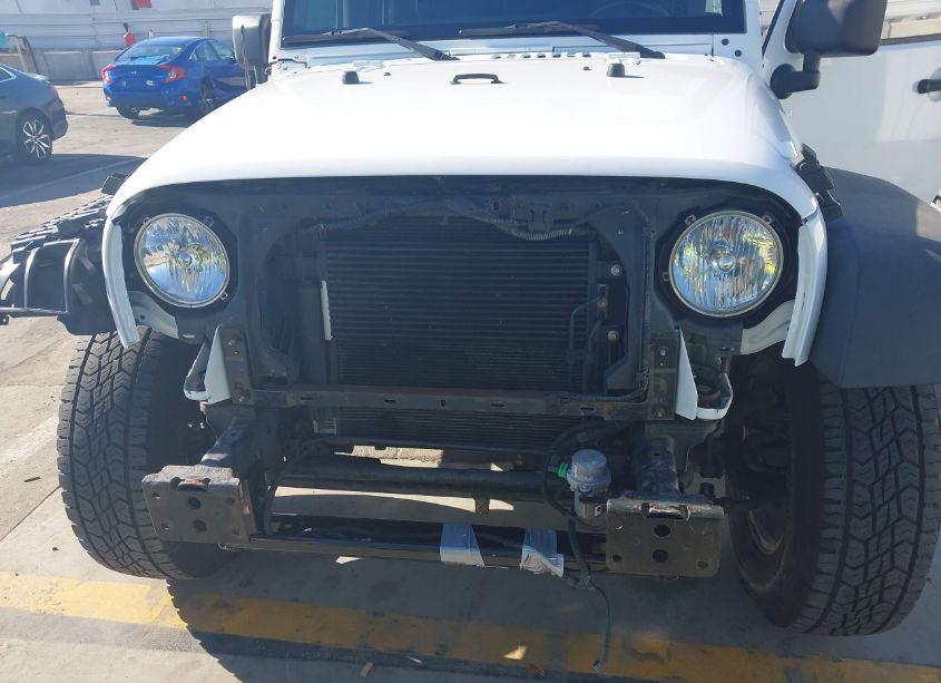 Photo 6 of 2018 Jeep Wrangler JK UNLIMITED SPORT S 4X4 (VIN 1C4HJWDG7JL925997)