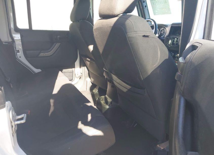 Photo 8 of 2018 Jeep Wrangler JK UNLIMITED SPORT S 4X4 (VIN 1C4HJWDG7JL925997)