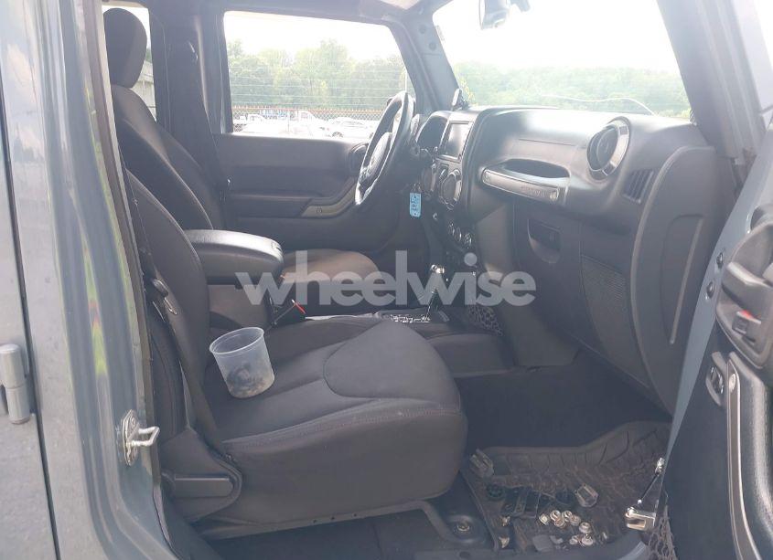 Photo 5 of 2014 Jeep Wrangler UNLIMITED SPORT (VIN 1C4HJWDG8EL277852)