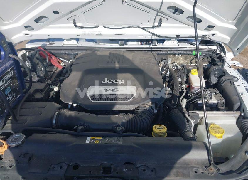 Photo 10 of 2018 Jeep Wrangler JK UNLIMITED SPORT S 4X4 (VIN 1C4HJWDG8JL928813)