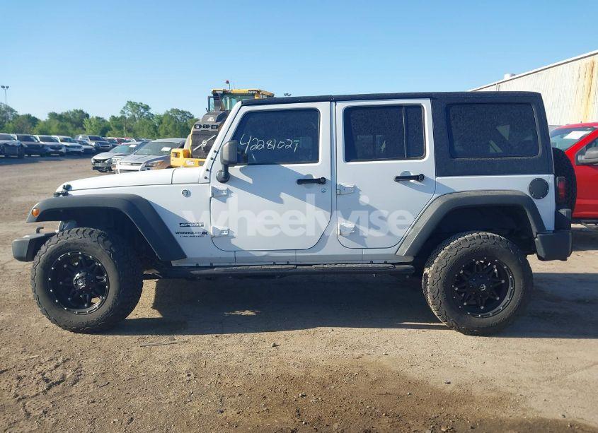 Photo 15 of 2018 Jeep Wrangler JK UNLIMITED SPORT S 4X4 (VIN 1C4HJWDG8JL928813)