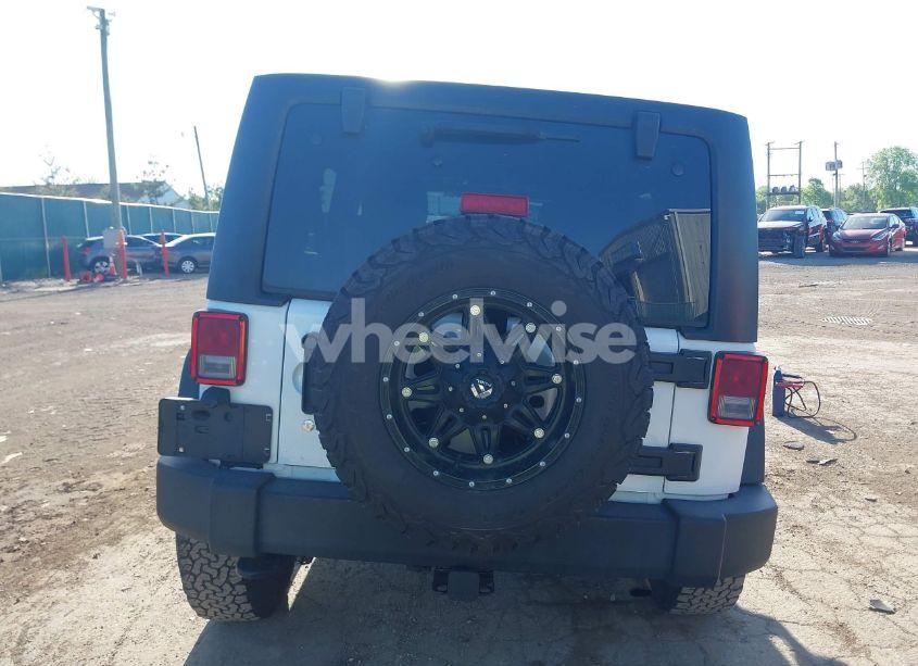 Photo 17 of 2018 Jeep Wrangler JK UNLIMITED SPORT S 4X4 (VIN 1C4HJWDG8JL928813)