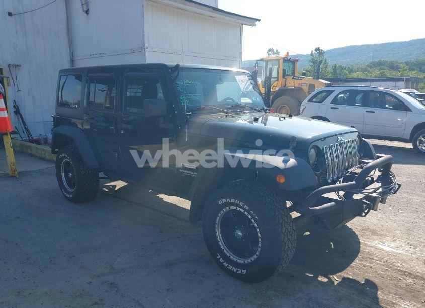 2013 Jeep Wrangler UNLIMITED SPORT (VIN 1C4HJWDG9DL510121) main photo