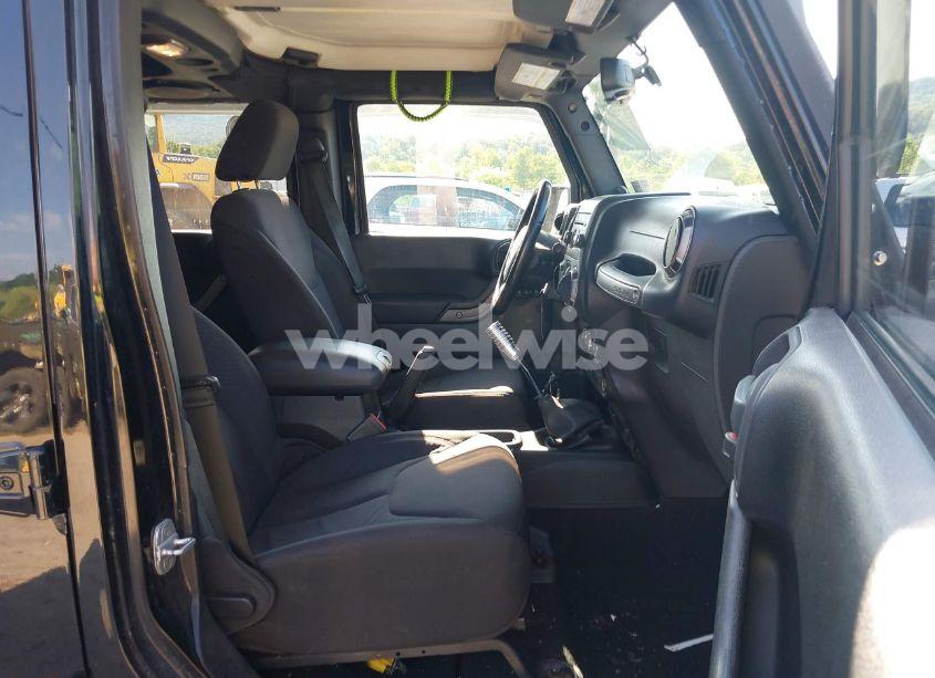 Photo 5 of 2013 Jeep Wrangler UNLIMITED SPORT (VIN 1C4HJWDG9DL510121)