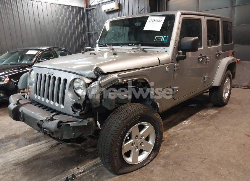 Photo 2 of 2013 Jeep Wrangler UNLIMITED SPORT (VIN 1C4HJWDG9DL654140)