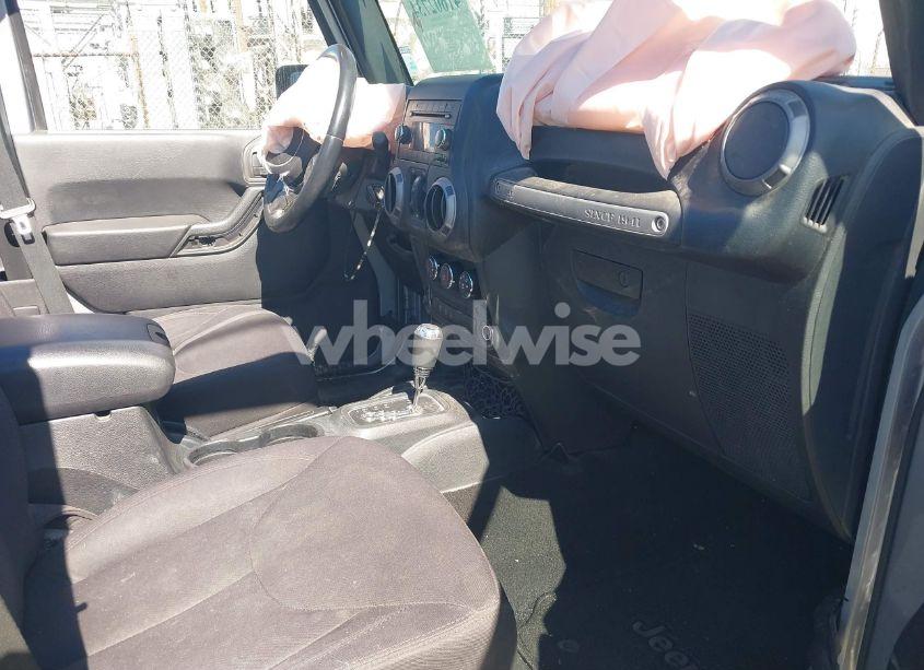 Photo 5 of 2015 Jeep Wrangler UNLIMITED SPORT (VIN 1C4HJWDG9FL528623)