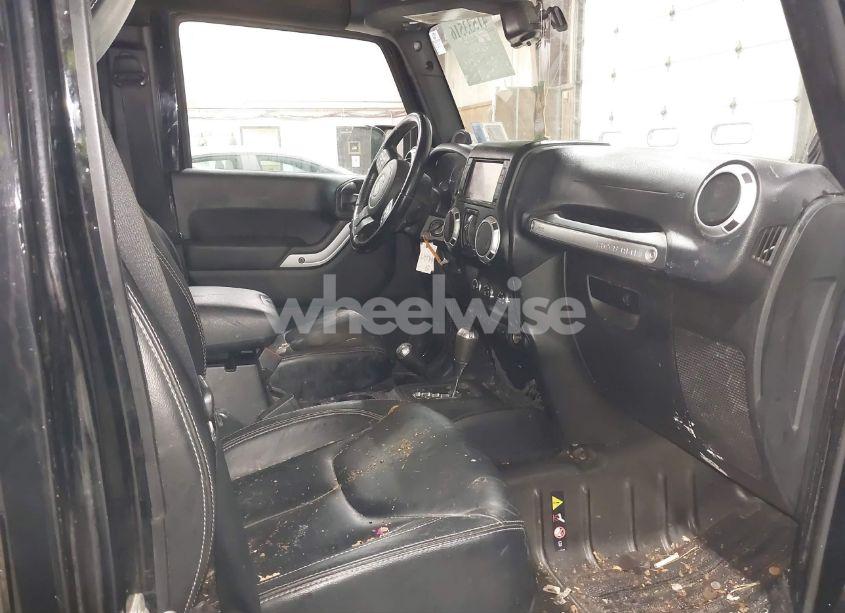 Photo 5 of 2013 Jeep Wrangler UNLIMITED SAHARA (VIN 1C4HJWEG0DL532135)