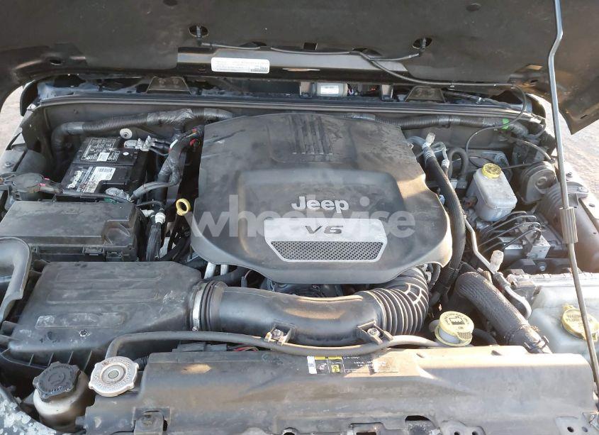 Photo 10 of 2018 Jeep Wrangler JK UNLIMITED SAHARA 4X4 (VIN 1C4HJWEG0JL810480)