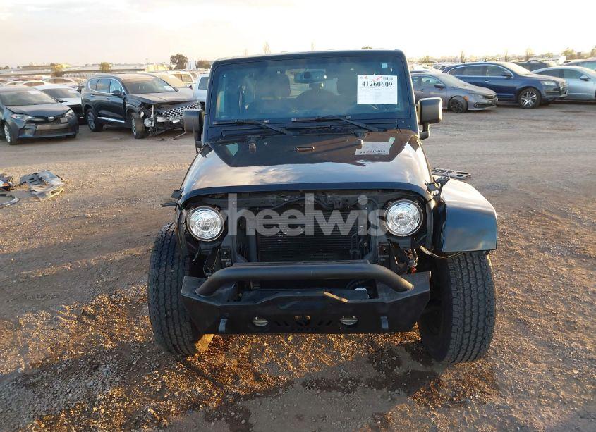 Photo 13 of 2018 Jeep Wrangler JK UNLIMITED SAHARA 4X4 (VIN 1C4HJWEG0JL810480)