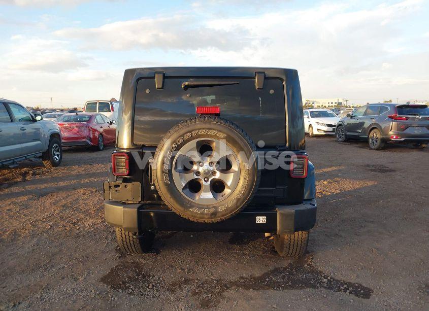 Photo 17 of 2018 Jeep Wrangler JK UNLIMITED SAHARA 4X4 (VIN 1C4HJWEG0JL810480)