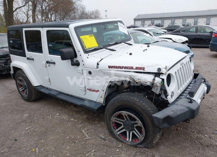 2015 Jeep Wrangler UNLIMITED SAHARA (VIN 1C4HJWEG1FL559542) main photo