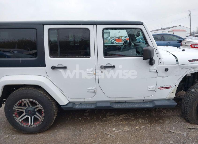 Photo 13 of 2015 Jeep Wrangler UNLIMITED SAHARA (VIN 1C4HJWEG1FL559542)