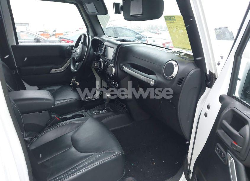 Photo 5 of 2015 Jeep Wrangler UNLIMITED SAHARA (VIN 1C4HJWEG1FL559542)