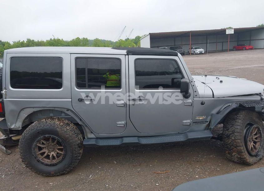 Photo 13 of 2014 Jeep Wrangler UNLIMITED SAHARA (VIN 1C4HJWEG2EL326655)