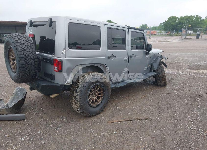 Photo 4 of 2014 Jeep Wrangler UNLIMITED SAHARA (VIN 1C4HJWEG2EL326655)