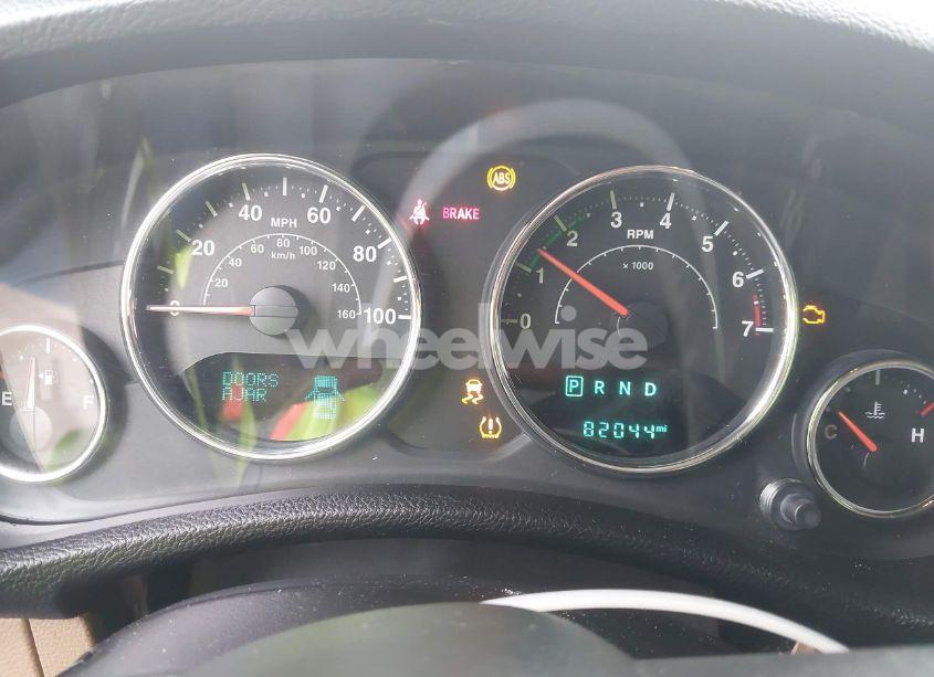 Photo 7 of 2014 Jeep Wrangler UNLIMITED SAHARA (VIN 1C4HJWEG2EL326655)