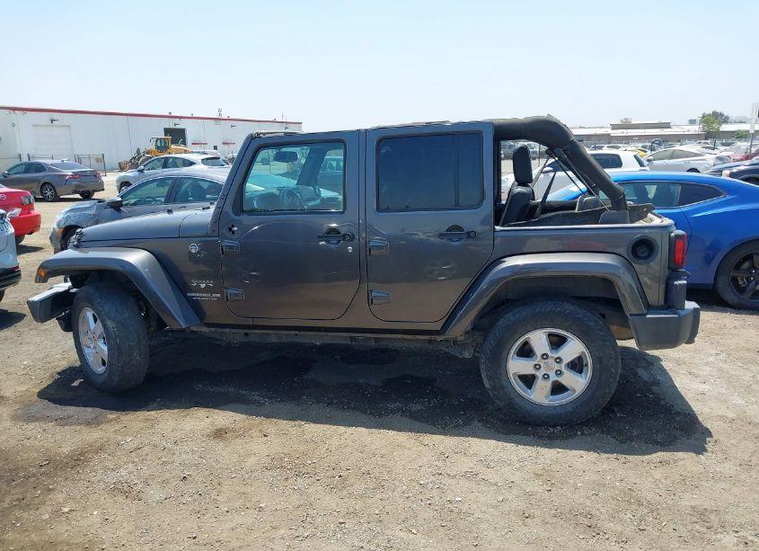 Photo 14 of 2016 Jeep Wrangler UNLIMITED SAHARA (VIN 1C4HJWEG2GL273507)