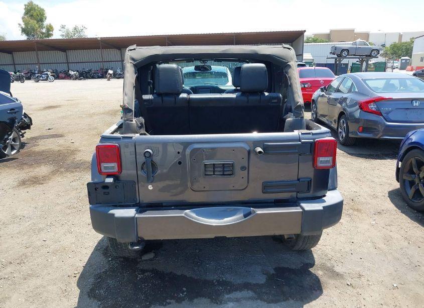 Photo 16 of 2016 Jeep Wrangler UNLIMITED SAHARA (VIN 1C4HJWEG2GL273507)