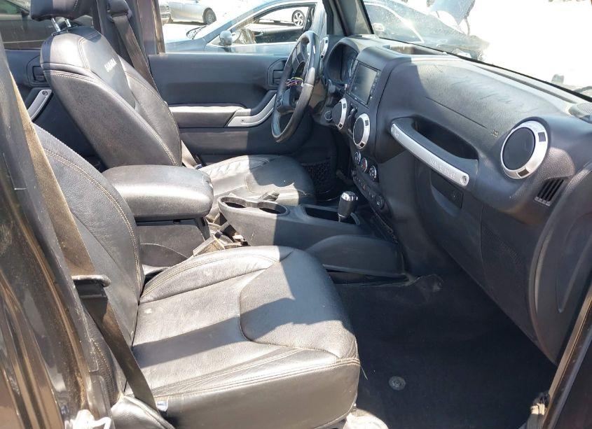 Photo 5 of 2016 Jeep Wrangler UNLIMITED SAHARA (VIN 1C4HJWEG2GL273507)