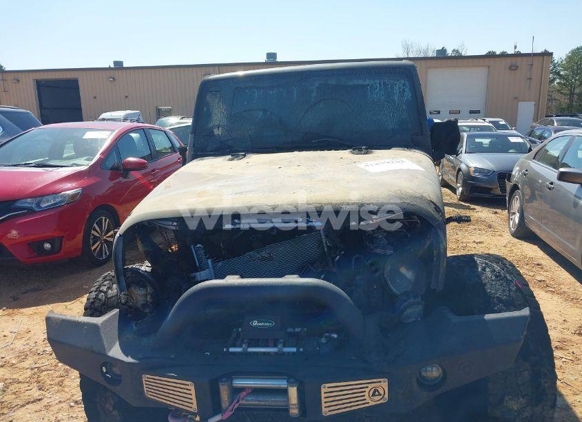 Photo 11 of 2014 Jeep Wrangler UNLIMITED SAHARA (VIN 1C4HJWEG3EL306155)