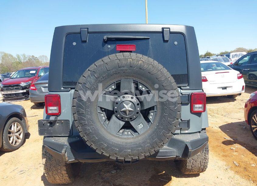 Photo 15 of 2014 Jeep Wrangler UNLIMITED SAHARA (VIN 1C4HJWEG3EL306155)