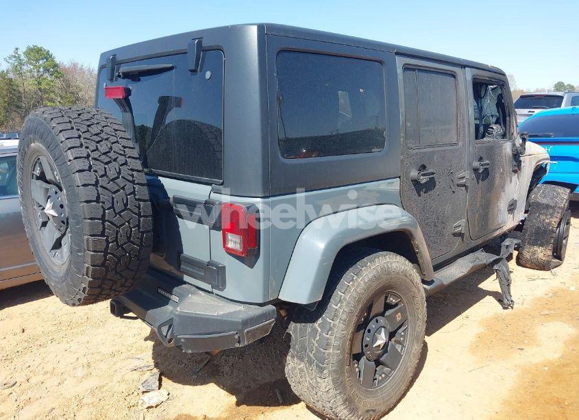 Photo 4 of 2014 Jeep Wrangler UNLIMITED SAHARA (VIN 1C4HJWEG3EL306155)