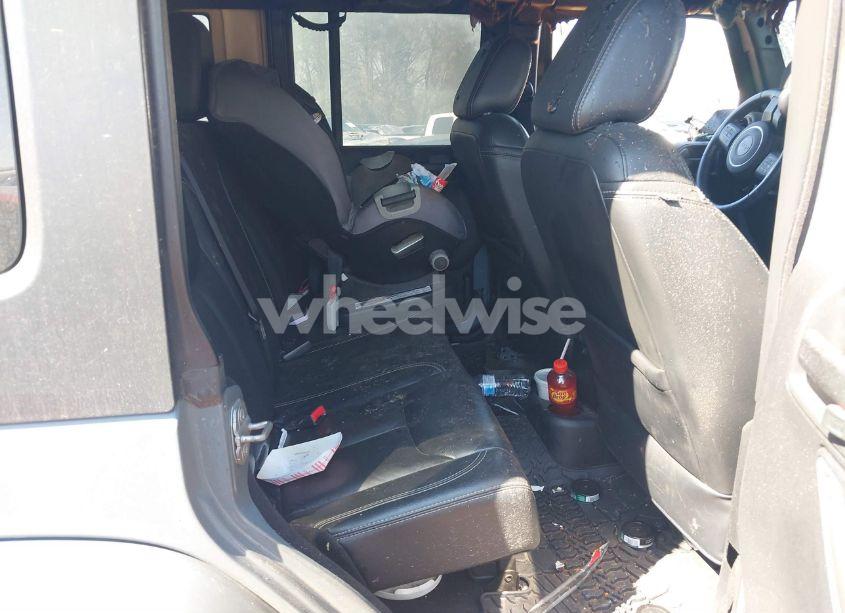 Photo 8 of 2014 Jeep Wrangler UNLIMITED SAHARA (VIN 1C4HJWEG3EL306155)