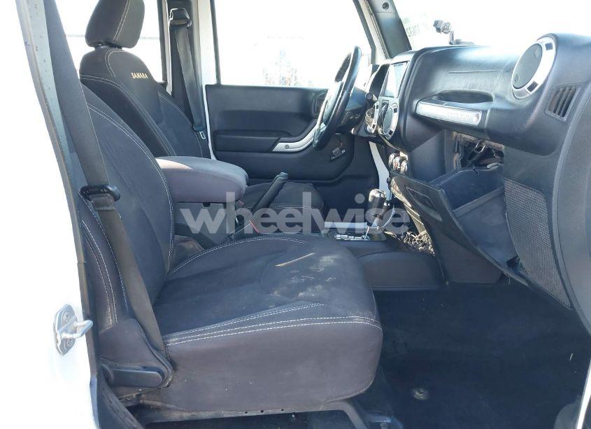 Photo 5 of 2015 Jeep Wrangler UNLIMITED SAHARA (VIN 1C4HJWEG3FL546405)