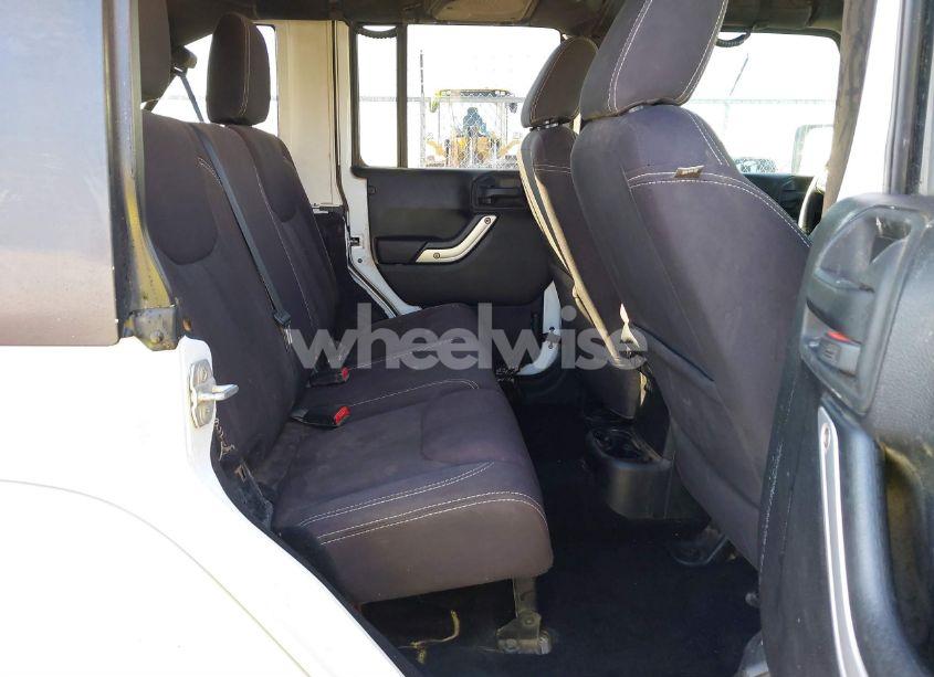 Photo 8 of 2015 Jeep Wrangler UNLIMITED SAHARA (VIN 1C4HJWEG3FL546405)