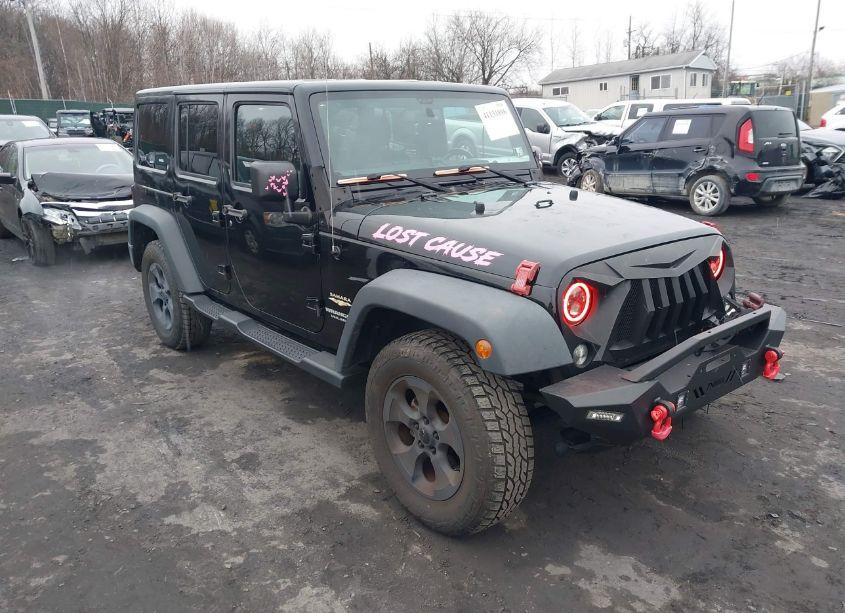2015 Jeep Wrangler UNLIMITED SAHARA (VIN 1C4HJWEG3FL556626) main photo