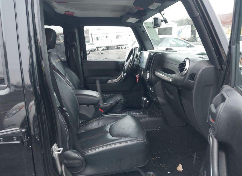 Photo 5 of 2015 Jeep Wrangler UNLIMITED SAHARA (VIN 1C4HJWEG3FL556626)