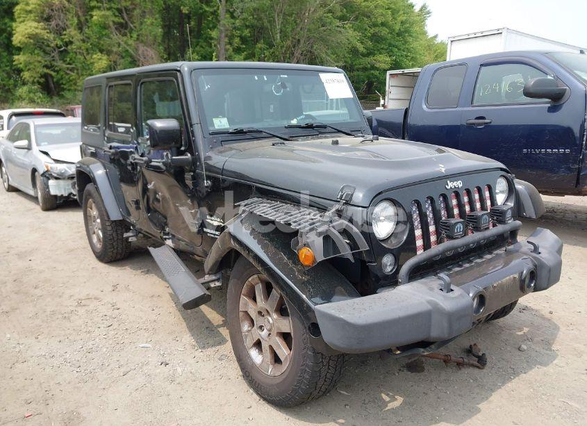 2015 Jeep Wrangler UNLIMITED SAHARA (VIN 1C4HJWEG3FL661568) main photo