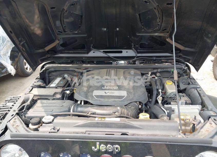 Photo 10 of 2015 Jeep Wrangler UNLIMITED SAHARA (VIN 1C4HJWEG3FL661568)