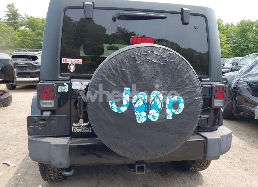 Photo 16 of 2015 Jeep Wrangler UNLIMITED SAHARA (VIN 1C4HJWEG3FL661568)