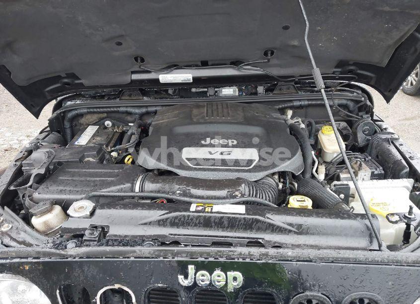 Photo 10 of 2016 Jeep Wrangler UNLIMITED SAHARA (VIN 1C4HJWEG3GL181371)