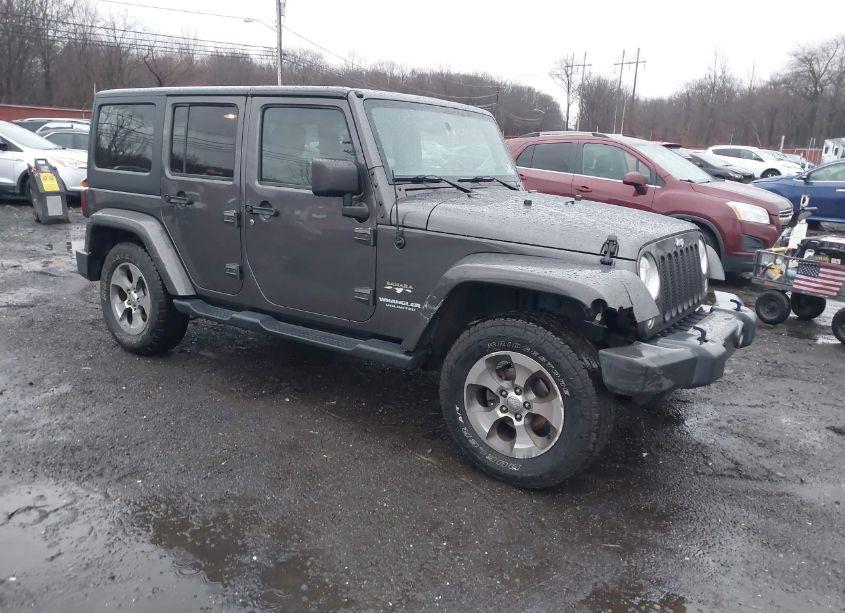 2017 Jeep Wrangler UNLIMITED SAHARA 4X4 (VIN 1C4HJWEG3HL751435) main photo