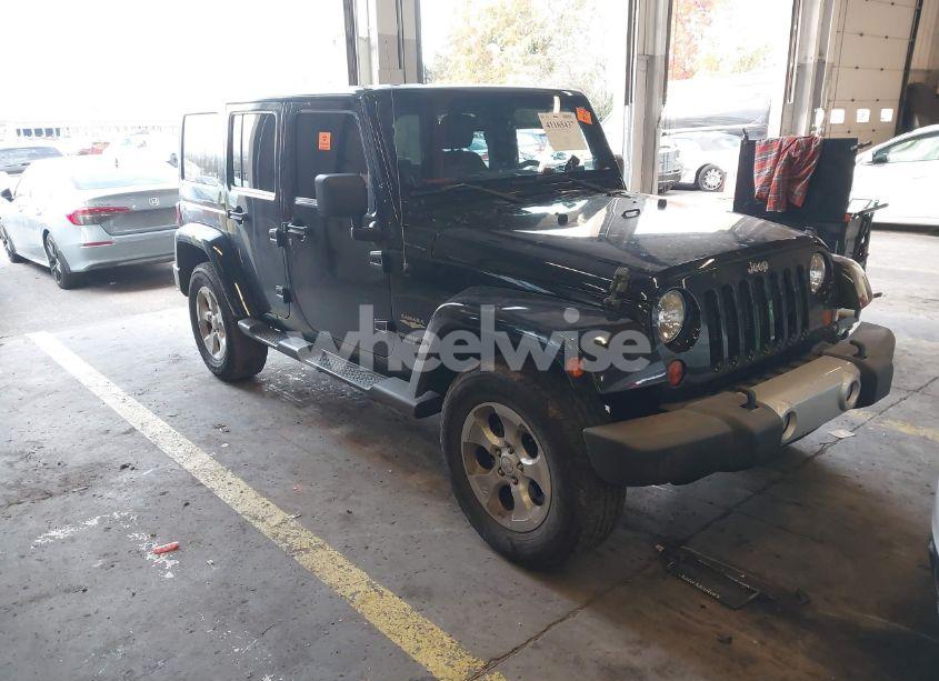 2013 Jeep Wrangler UNLIMITED SAHARA (VIN 1C4HJWEG4DL705235) main photo